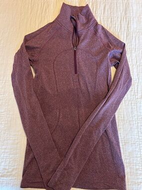 Lululemon Womens quarter zip workout shirt